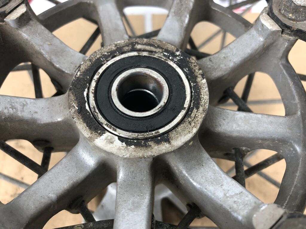 vordere Speichenfelge mit Stollenreifen, Derbi/Aprilia/Gilera, 80/90-21, 15mm Achsdurchmesser