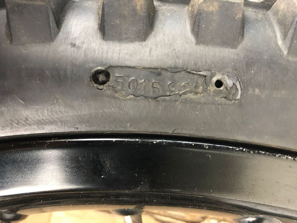 vordere Speichenfelge mit Stollenreifen, Derbi/Aprilia/Gilera, 80/90-21, 15mm Achsdurchmesser