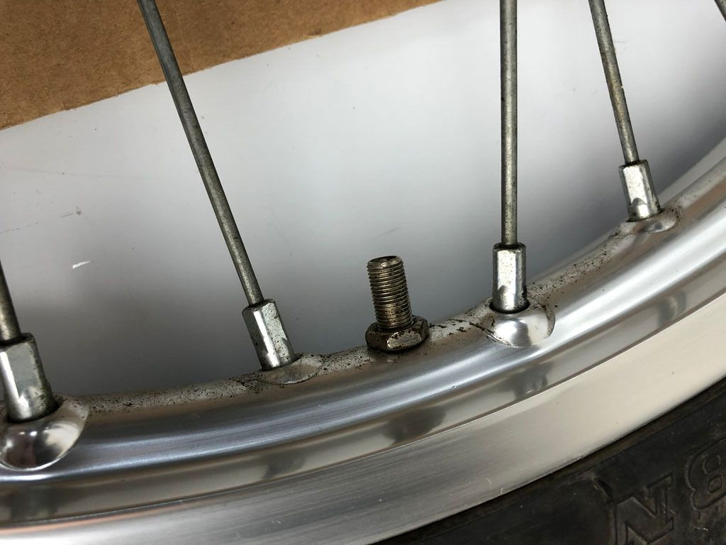 vordere Speichenfelge mit Stollenreifen, Derbi/Aprilia/Gilera, 80/90-21, 12mm Achsdurchmesser