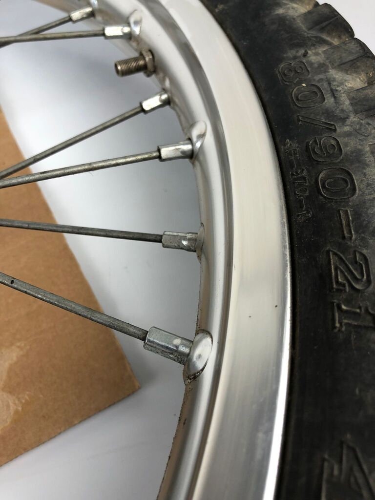 vordere Speichenfelge mit Stollenreifen, Derbi/Aprilia/Gilera, 80/90-21, 12mm Achsdurchmesser