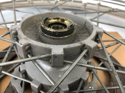 vordere Speichenfelge mit Stollenreifen, Derbi/Aprilia/Gilera, 80/90-21, 12mm Achsdurchmesser
