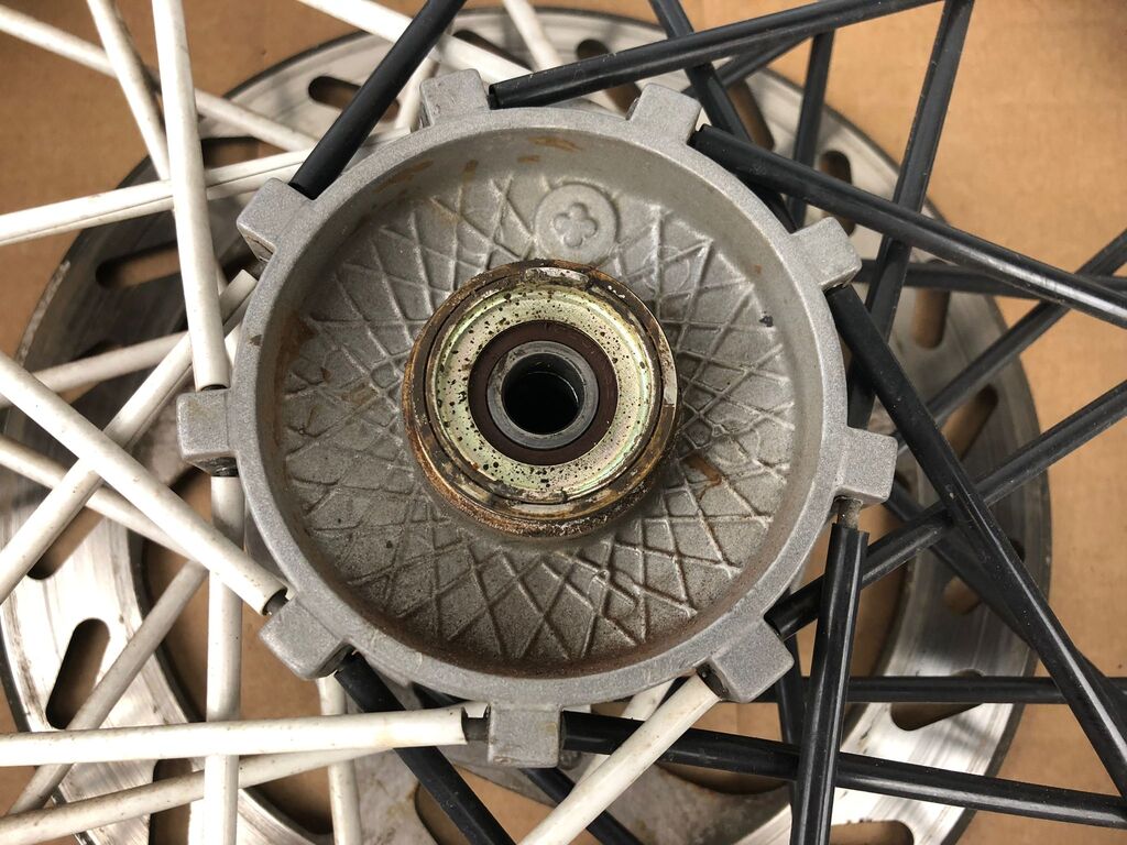 vordere Speichenfelge mit Reifen, Derbi/Aprilia/Gilera, 100/80-17, 12mm Achsdurchmesser