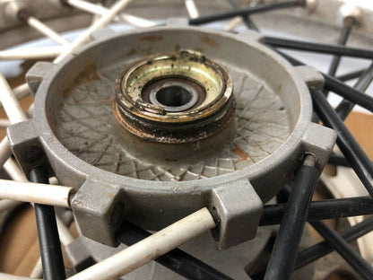 vordere Speichenfelge mit Reifen, Derbi/Aprilia/Gilera, 100/80-17, 12mm Achsdurchmesser