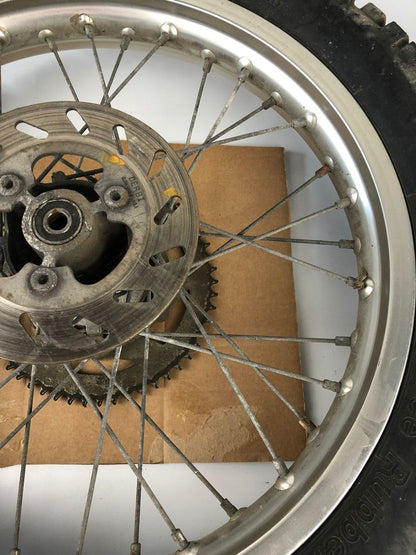 hintere Speichenfelge mit Stollenreifen, Derbi/Aprilia/Gilera, 110/80-18, 12mm Achsdurchmesser
