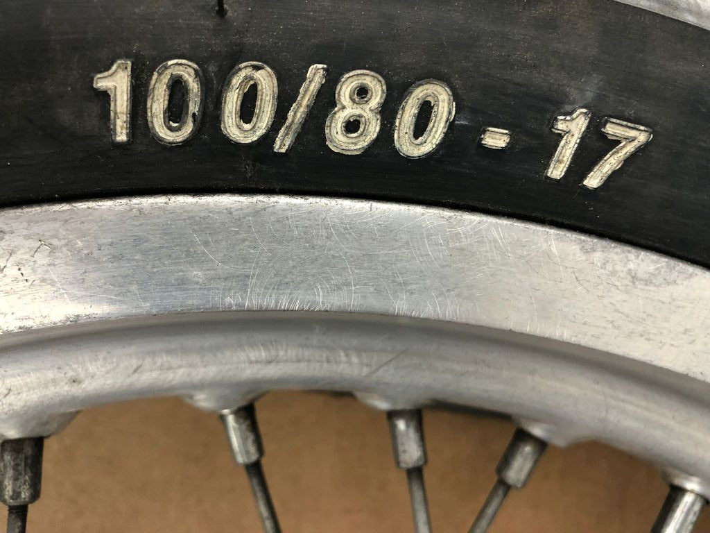 vordere Speichenfelge mit Reifen, Derbi/Aprilia/Gilera, 100/80-17, 12mm Achsdurchmesser
