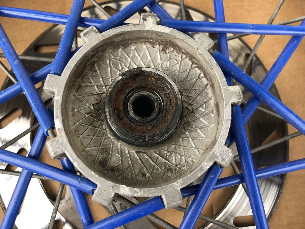 vordere Speichenfelge mit Reifen, Derbi/Aprilia/Gilera, 100/80-17, 12mm Achsdurchmesser
