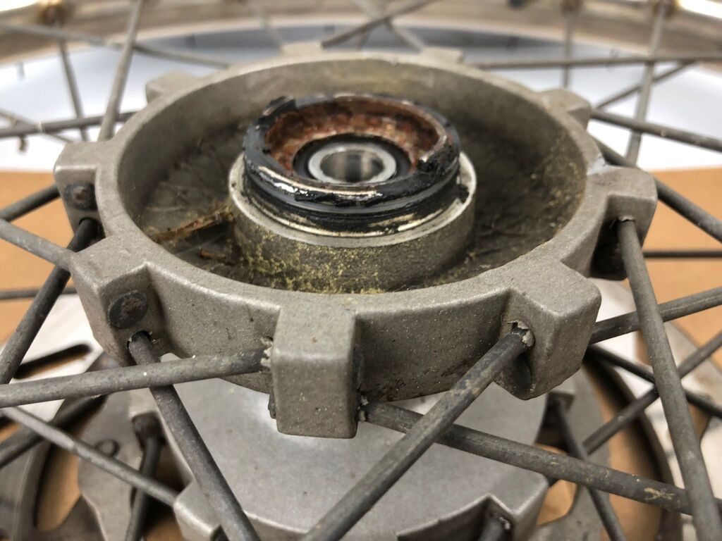 vordere Speichenfelge mit Stollenreifen, Derbi/Aprilia/Gilera, 80/90-21, 12mm Achsdurchmesser