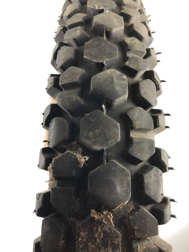 vordere Speichenfelge mit Stollenreifen, Derbi/Aprilia/Gilera, 80/90-21, 12mm Achsdurchmesser