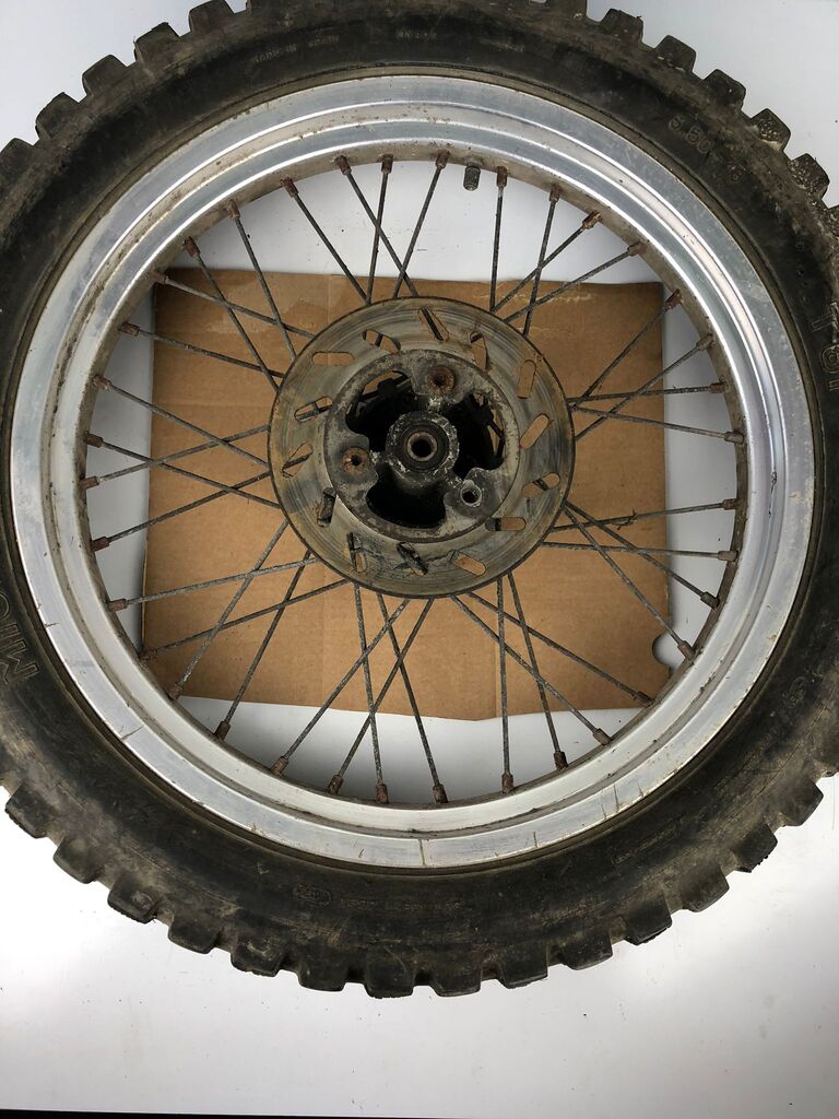 hintere Speichenfelge mit Stollenreifen, Rieju/Derbi, 3.50-18, 12mm Achsdurchmesser