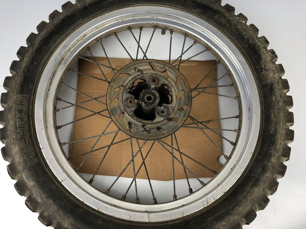 hintere Speichenfelge mit Stollenreifen, Rieju/Derbi, 3.50-18, 12mm Achsdurchmesser